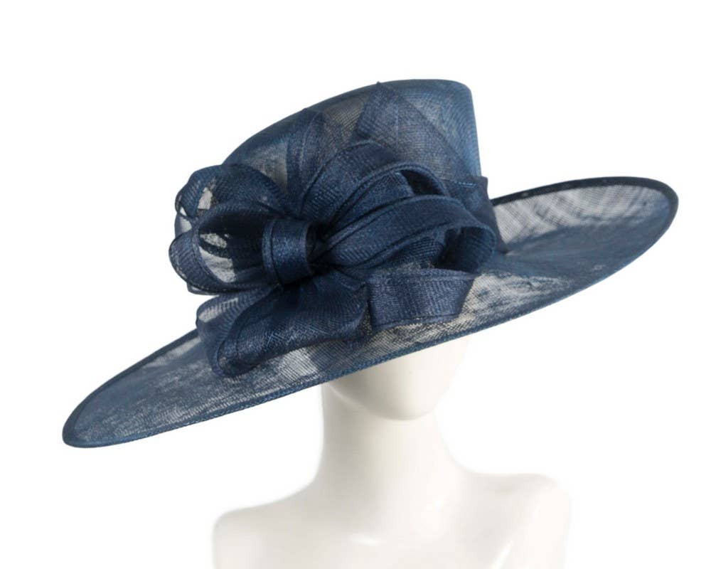 Max Alexander by Cupids Millinery Melbourne – wholesale Fascinator-hatt - Dam – Traditionell damhatt i sinamay4