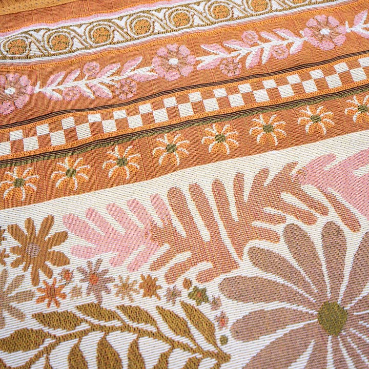 Salty Aura - Wholesale Throw blanket - The Dahlia Rug9