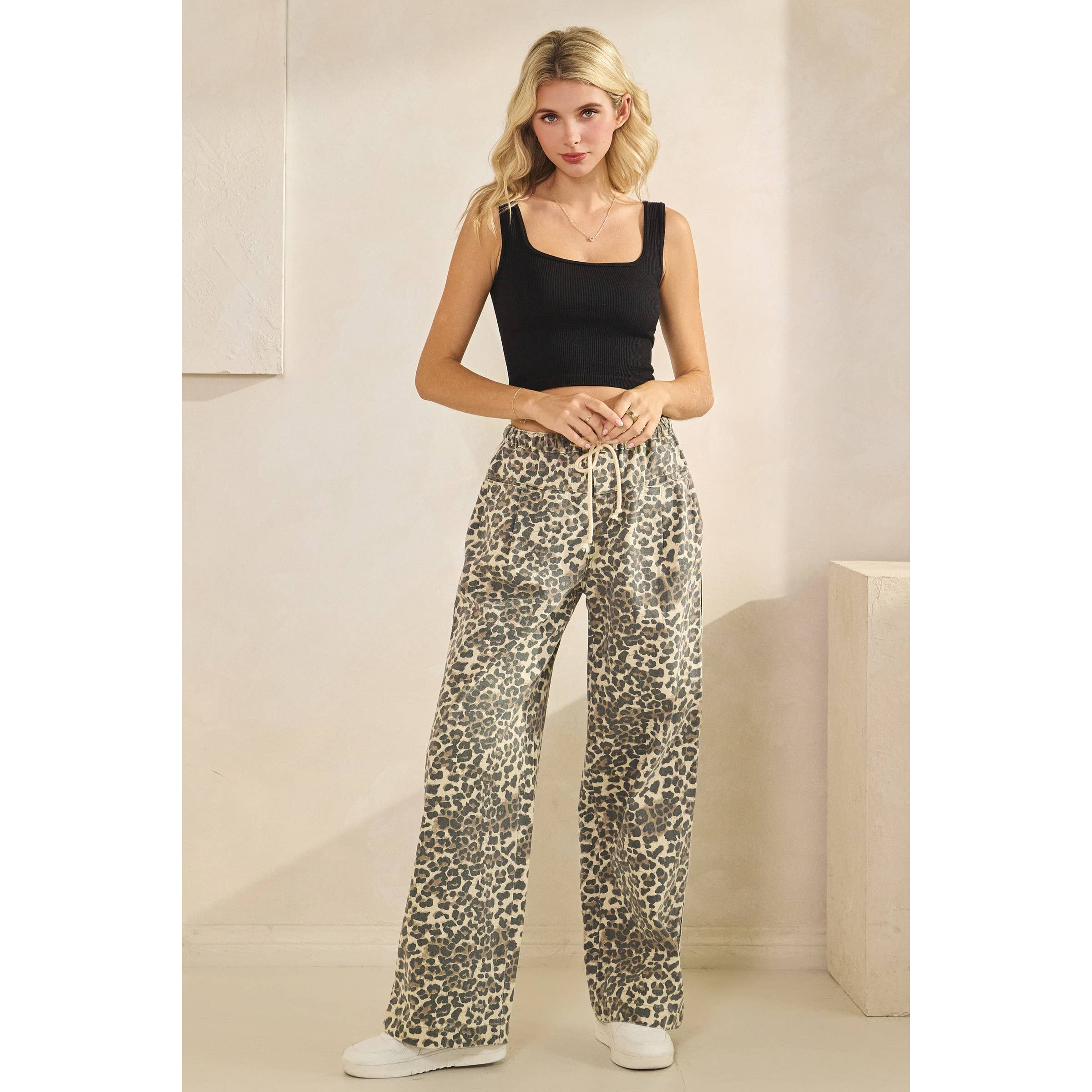 Veveret – wholesale Pants – Women's – Leopard Printed Striped Wide Legged Pants6