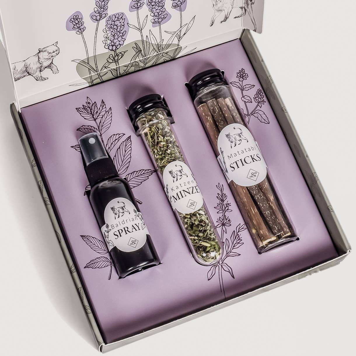 ne&no – Großhandel Nahrungsergänzungsmittel für Haustiere – Katze – ne&no® Katzenkräuter Mix - 3er Set - in edler Geschenkbox2