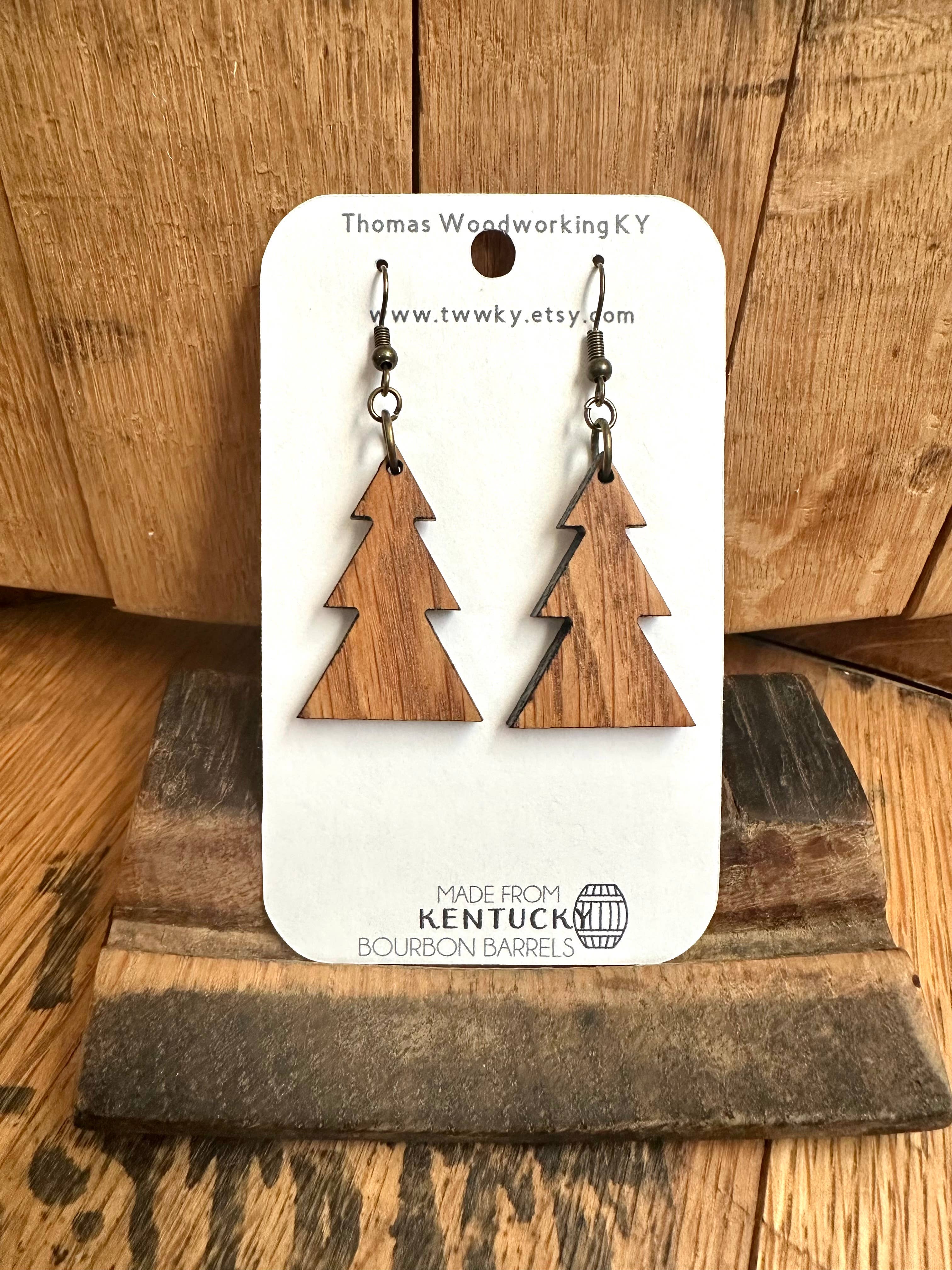 TWWKY – Engroshandel Hængeøreringe og creoløreringe – Genvundne Kentucky Bourbon Barrel juletræøreringe2
