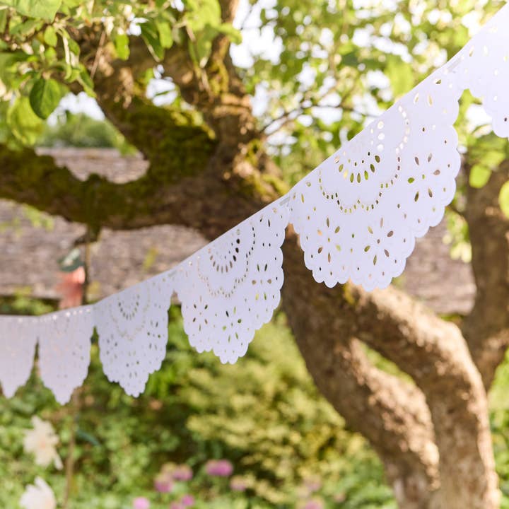 Meri Meri - Wholesale Bunting/Garland - Broderie Anglaise Lace White Pennant Garland