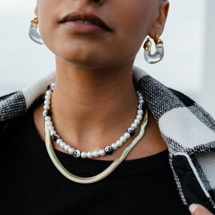 The Sis Kiss - Wholesale Beaded/Pearl Necklace - Yin Yang Pearl and Bead Necklace1