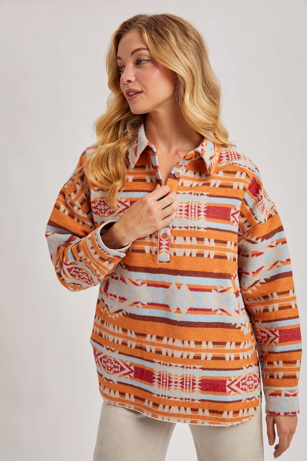 Bluivy - Vendita all'ingrosso Giacca a camicia - Donna - MAGLIONE PULLOVER CON STAMPA GEOMETRICA OCCIDENTALE E MEZZA ABBOTTONATURA2