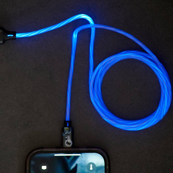 DC Universe - Justice League Batman - Oplaadkabel met verlichting voor wholesale door Curiosity Distribution