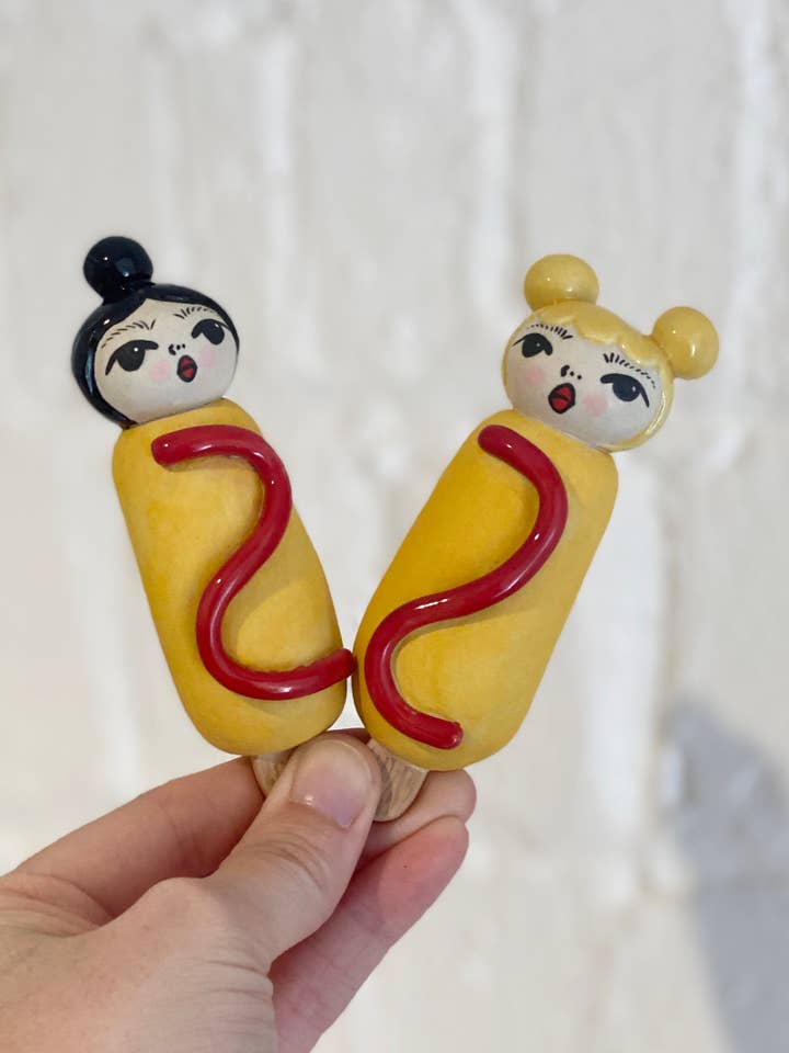 Connie la Corndog en Céramique Munbeibi pour la vente par Munbeibi