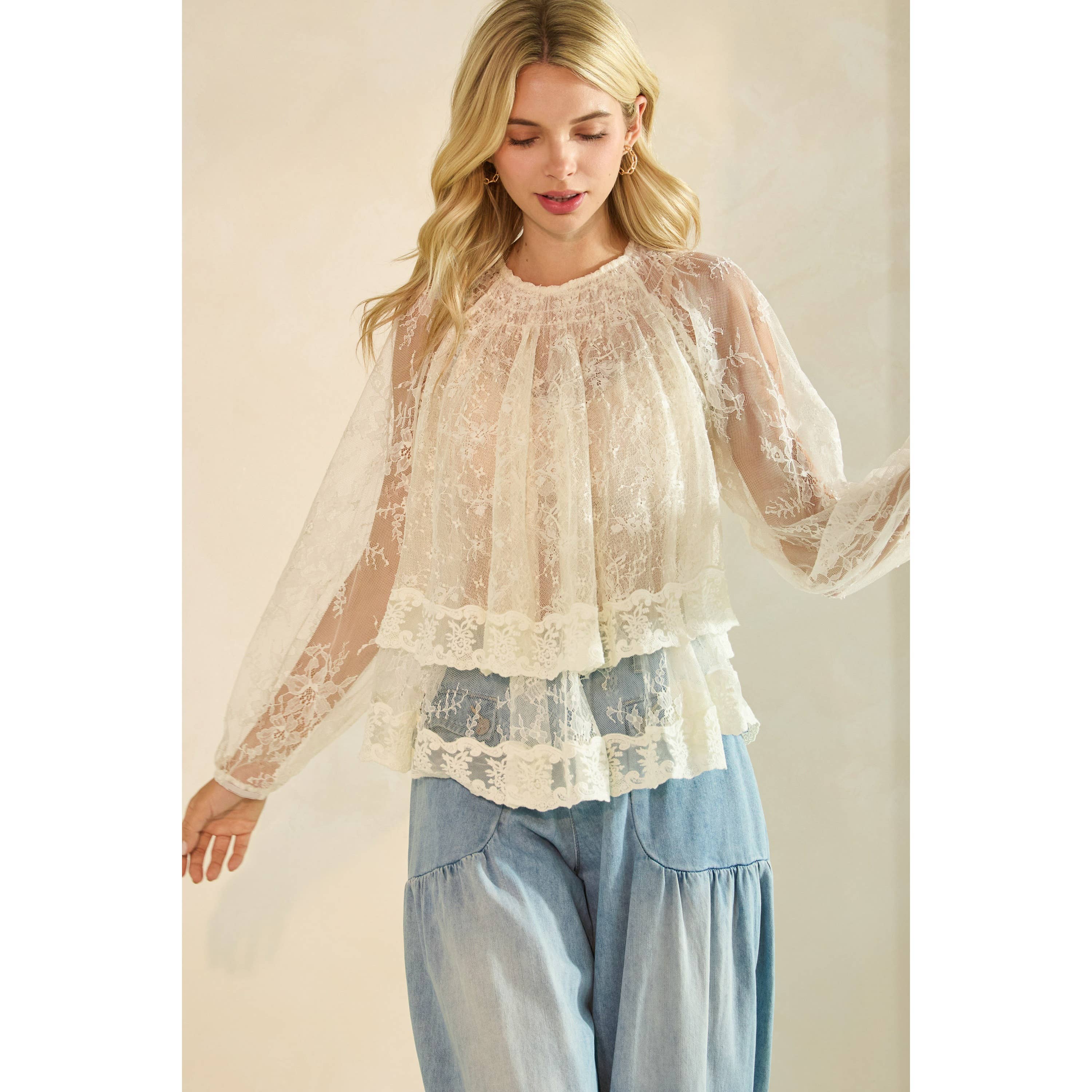 Veveret – Großhandel Tunika – Damen – Rüschen-Spitzen-Top mit langen Ärmeln3