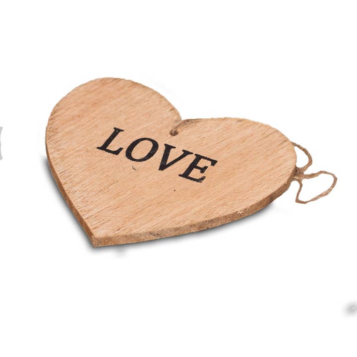 cœur en bois. nature. J'adore le design. La décoration pour la vente par Antikas