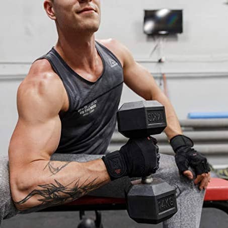 Skott – Großhandel Fitnessgeräte – Skott Evo 2 Stealth Gewichtheber-Handschuhe mit Handgelenksband