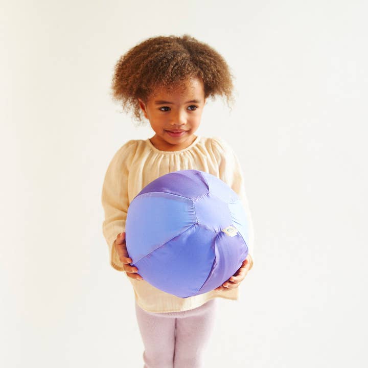Sarah’s Silks - Wholesale Balloon - Butterfly Balloon Ball - 100% Silk Purple Balloon Cover