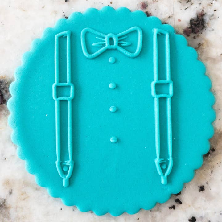 Tampon à embosser Groom With Bretelles Biscuit Cookie PopUp pour la vente par Cut Bake Stamp