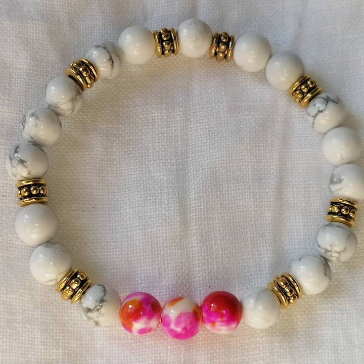 Bracciale in giada rosa howlite per la vendita all'ingrosso da parte di Blue Moon Bijoux