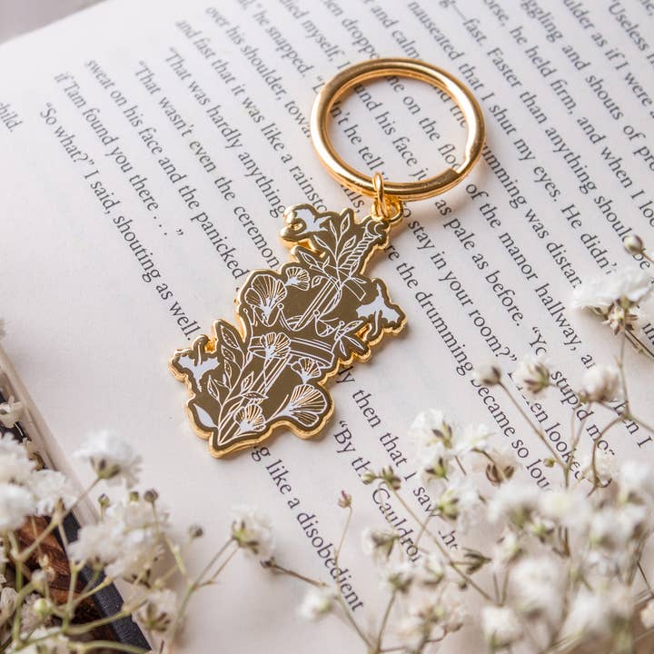 Meaggie Moos - Wholesale Keychain - Women's - Ivory Sword Fantasy Reader Enamel Keychain6