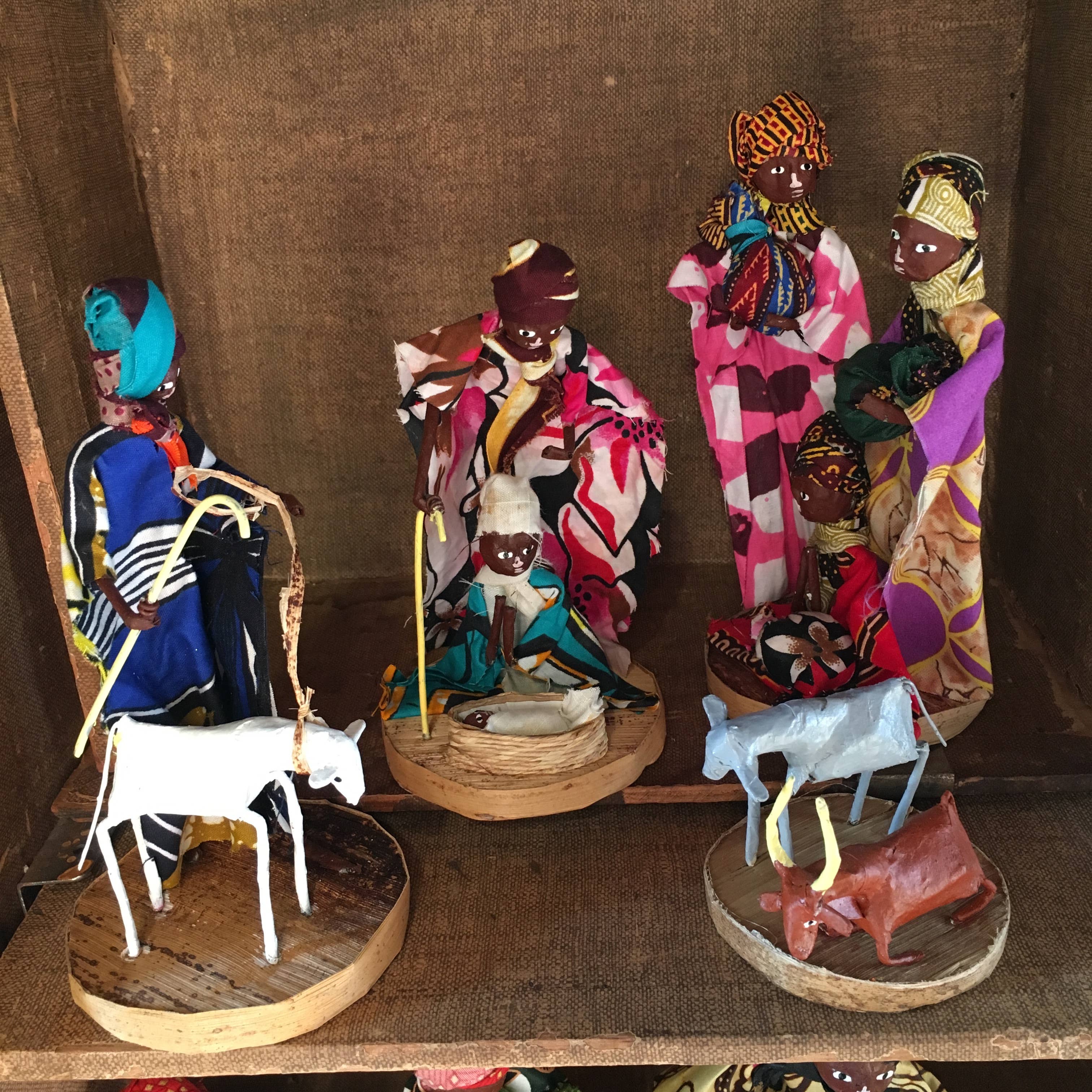 Ornaments 4 Orphans – Großhandel Weihnachtskrippen-Deko – Afrikanische Figur Krippe2