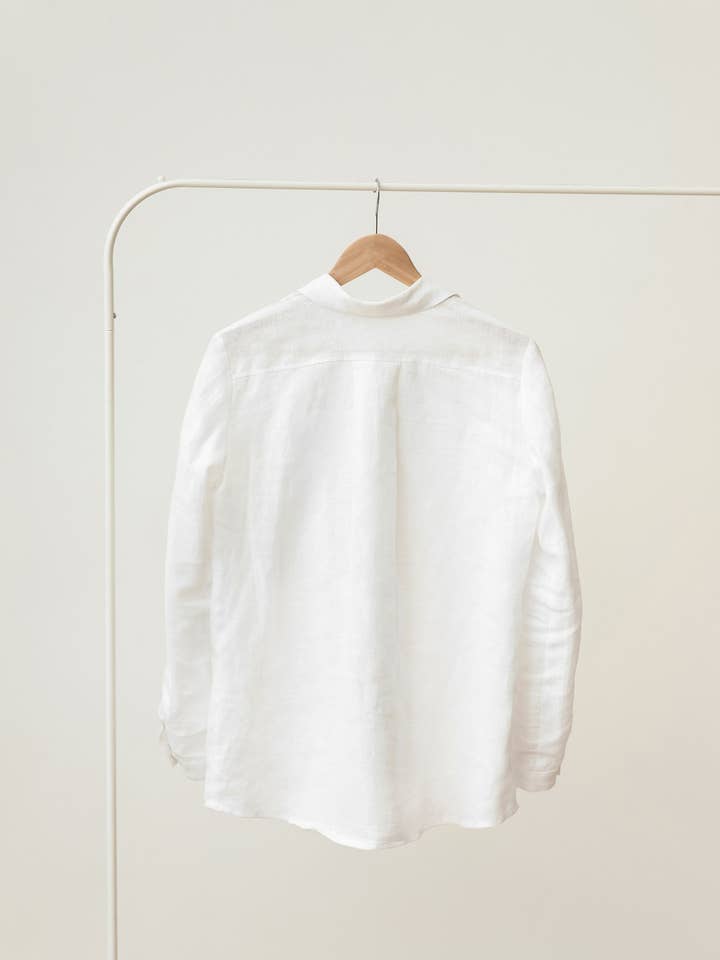 LinenQ – wholesale Buttoned-down shirt – Women's – Classic linen shirt3