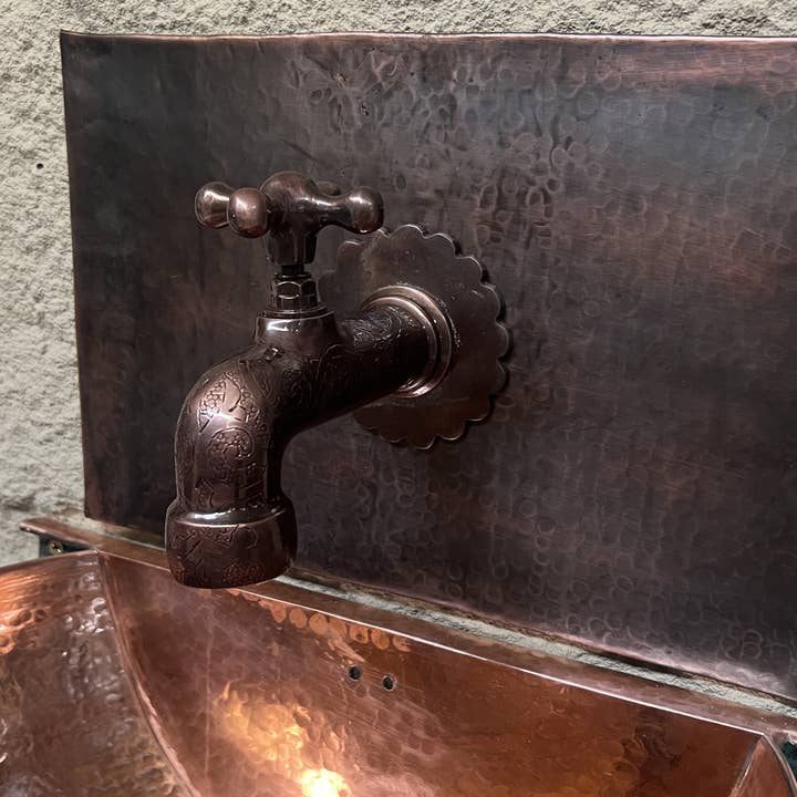 SaharaKesh - Venta al por mayor Conjunto de accesorios de baño - Lavabo de baño de pared de cobre con pátina azul y grifo mezclador