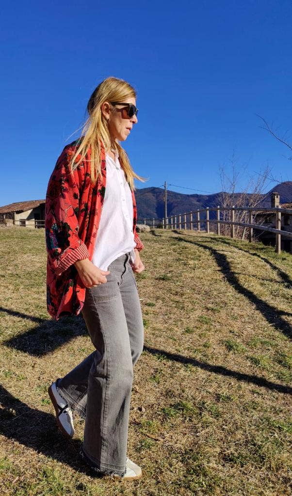 Sanjanaandme - Wholesale Kimono - Women's - Velvet Kimono Short1