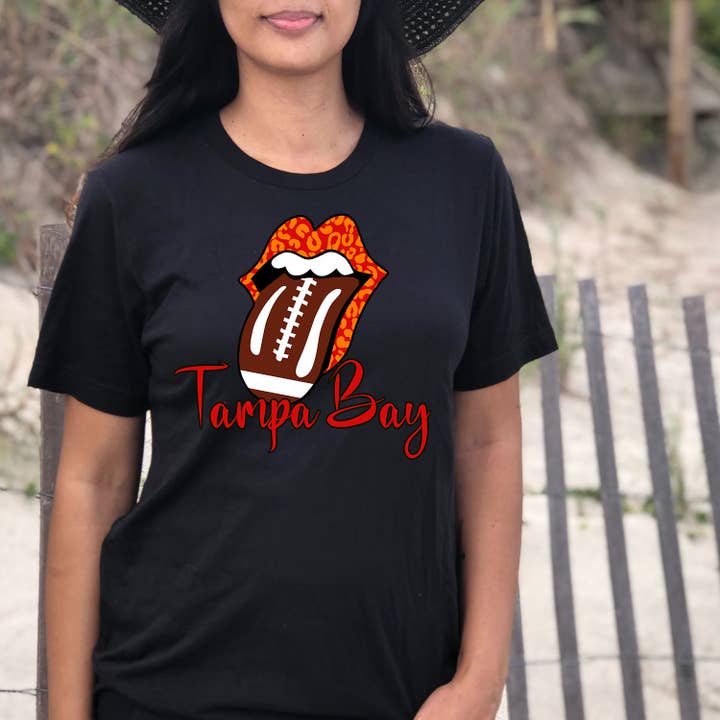 Tampa Bay Unisex-T-Shirt mit Leopardenlippen für den Großhandel von Into The Desert