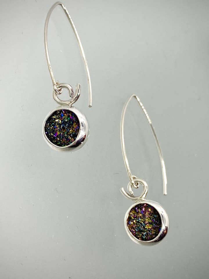 Orecchini con Druzy Viola Scuro e Sterling per la vendita all'ingrosso da parte di Morgan McGeehan Designs