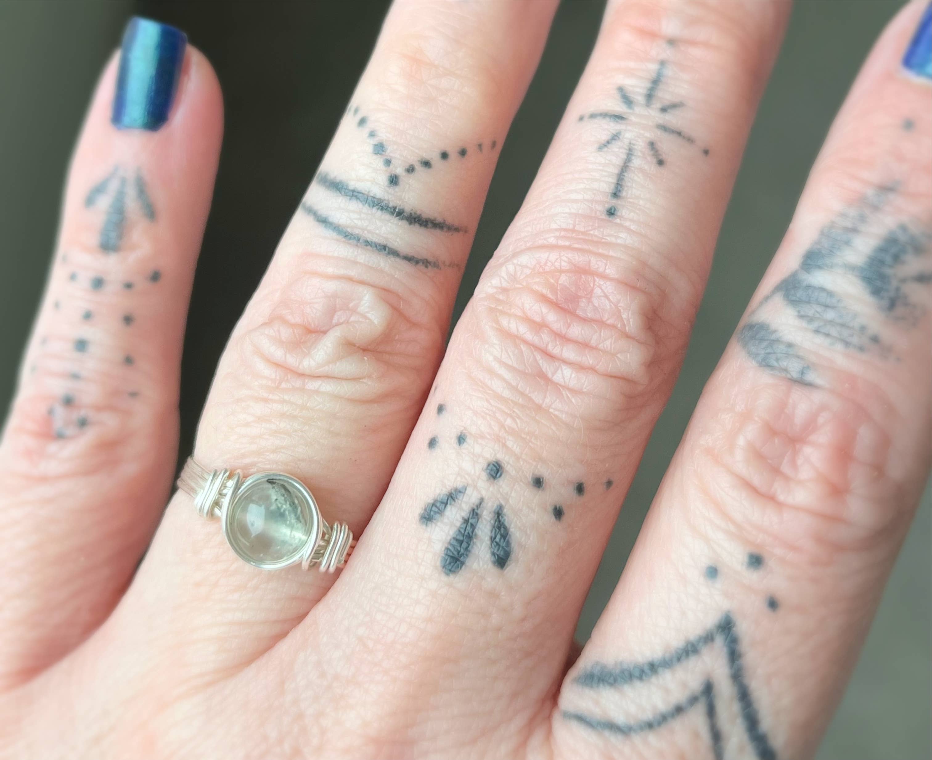 Blue Soul Designs – wholesale Solitairering – Sterling Silver Prehnite Ring2