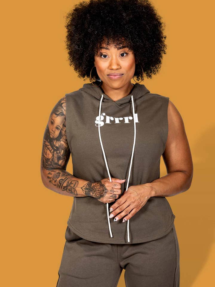 Chandail à capuchon sans manches Tuff GRRRL pour la vente par GRRRL