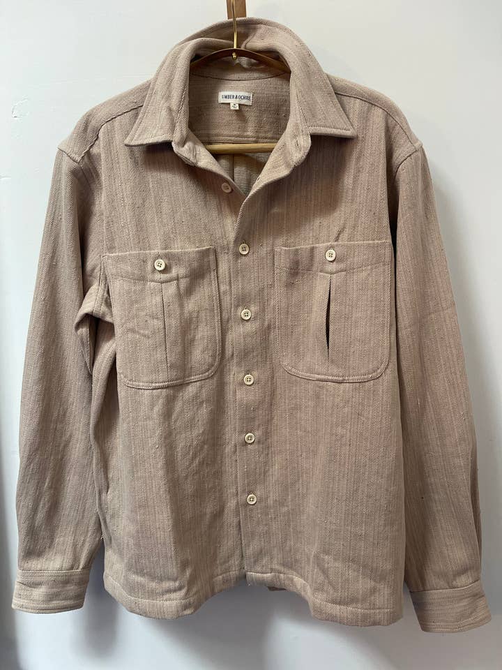 VIVEK CAMICIA IN TEA per la vendita all'ingrosso da parte di Umber and Ochre