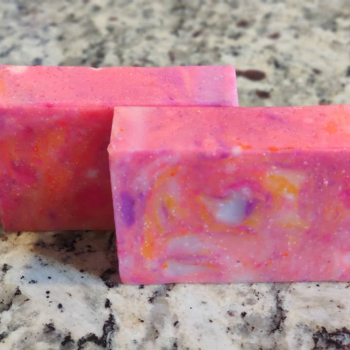 Savon maison au parfum champagne pour la vente par Luna Valley Soaps