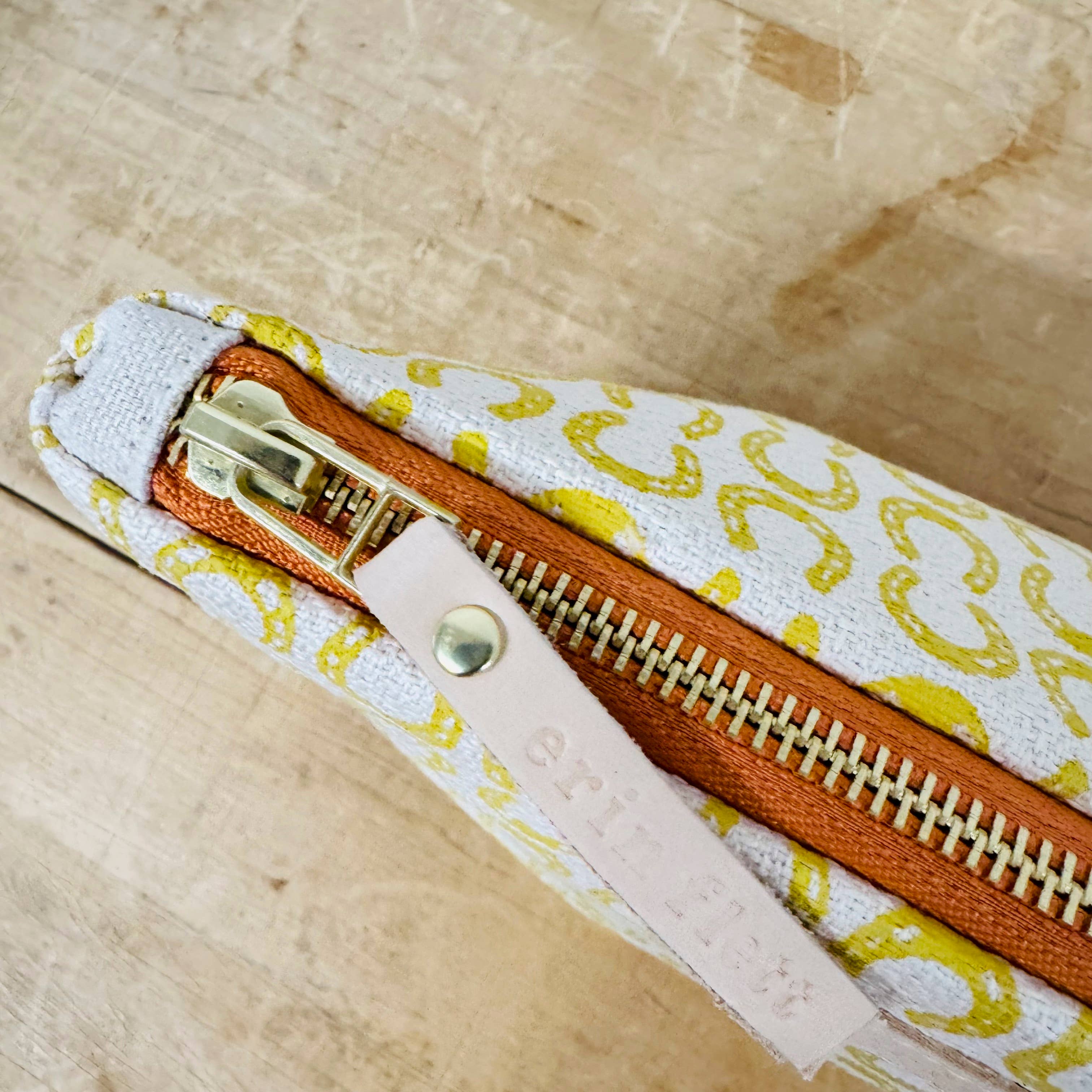 Erin Flett - Wholesale Pencil Case/Pouch - Pencil Pouch – Horse Shoe5