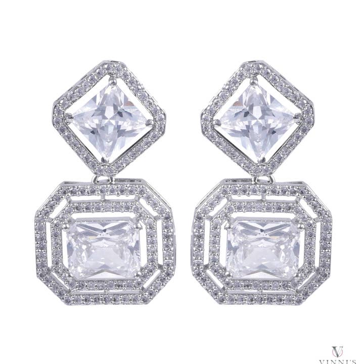 Achetez de magnifiques bijoux de créateur en moissanite | Boucles d'oreilles Crystal Lattice pour la vente par Vinnis Jewelry