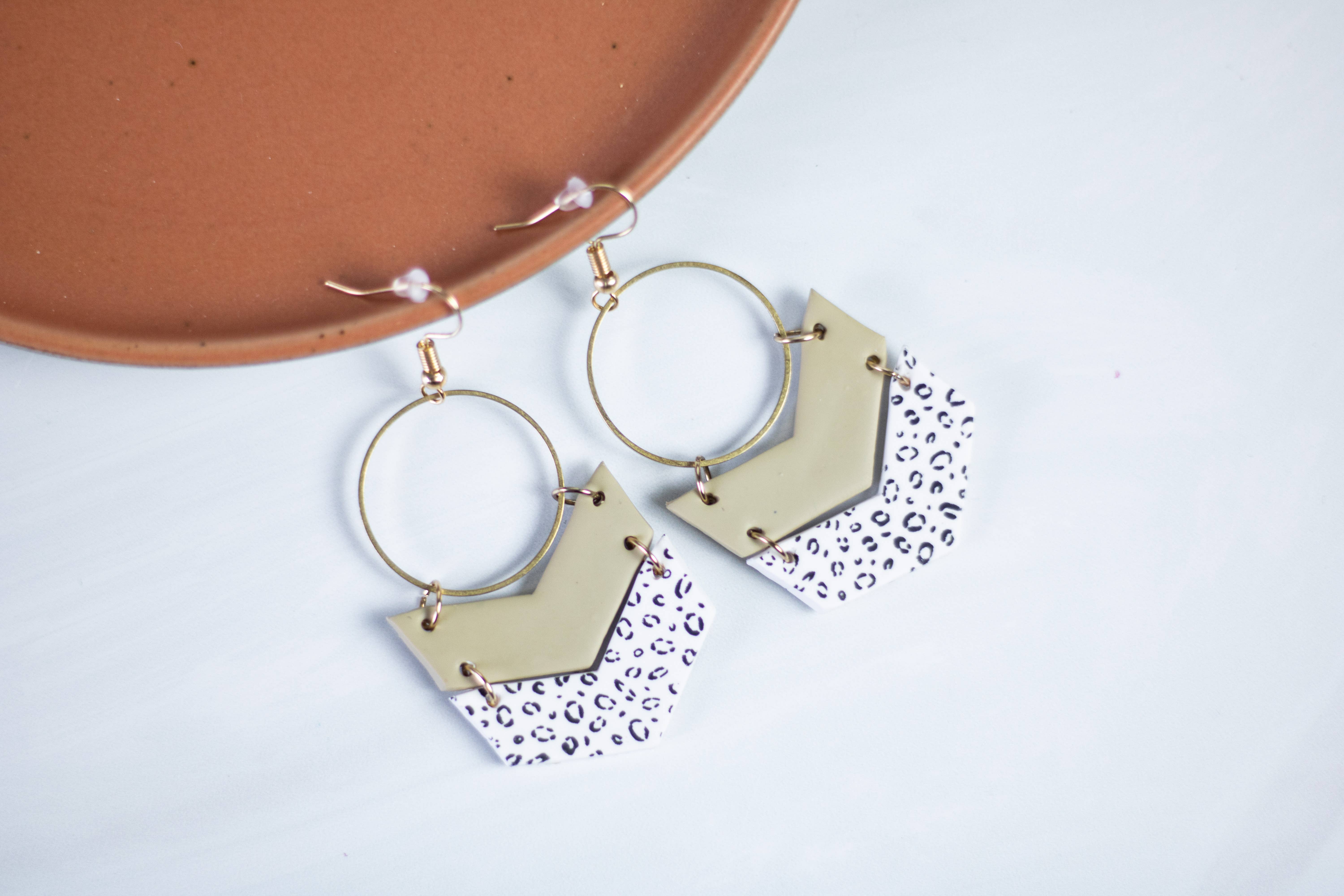 EJ Clay Co - Wholesale Jewelry Set - White Cheetah Collection1