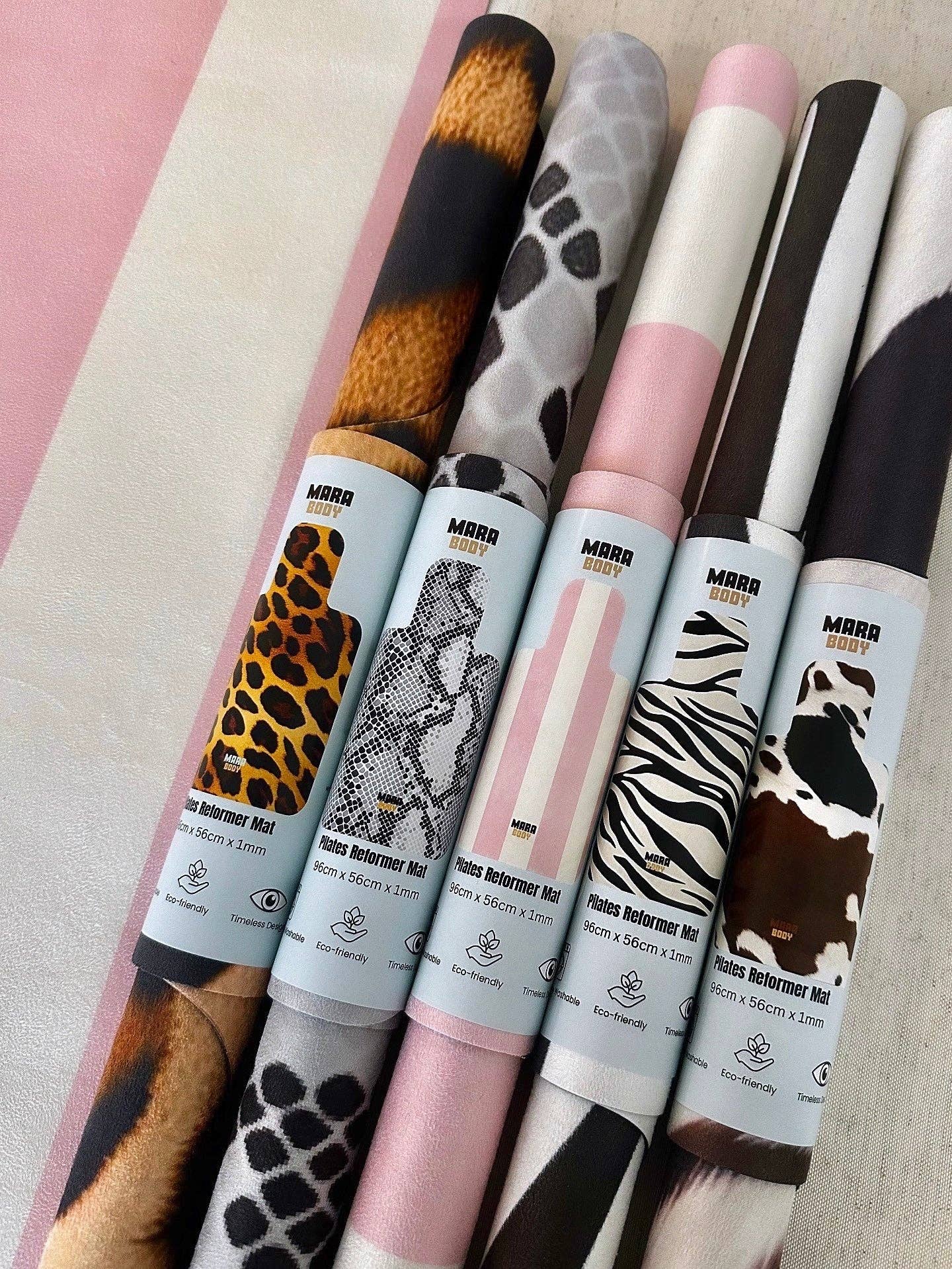 MARA BODY - Yoga Mats, Pilates Reformer Mats & Yoga Towels - Vente Tapis de yoga - SERPENTINA - Tapis de Reformer Pilates. Tapis lavable en machine à motif peau de serpent.2