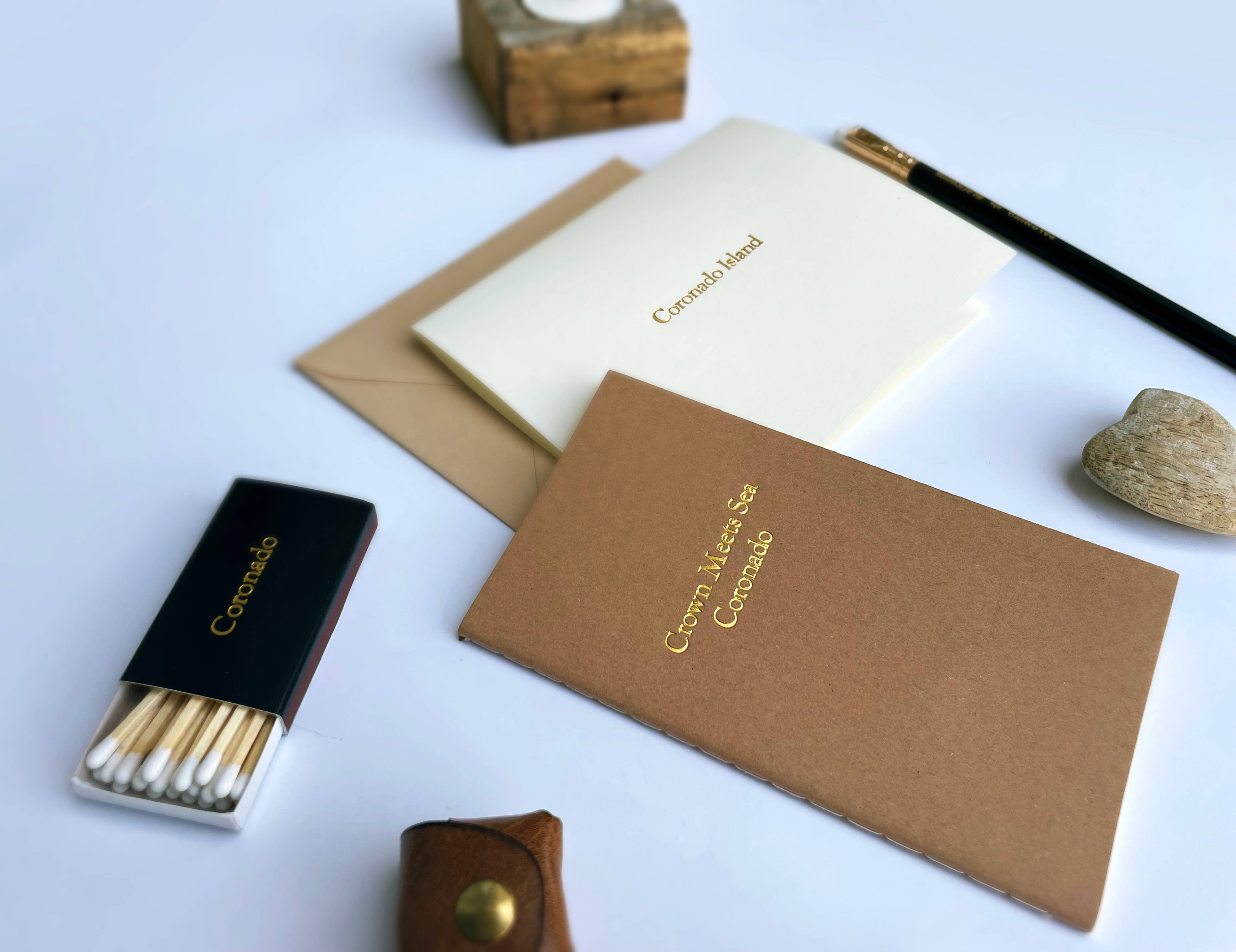 Studio Portmanteau - Vente Cahiers - Mini carnet de notes au point de selle gaufré avec texte personnalisé5