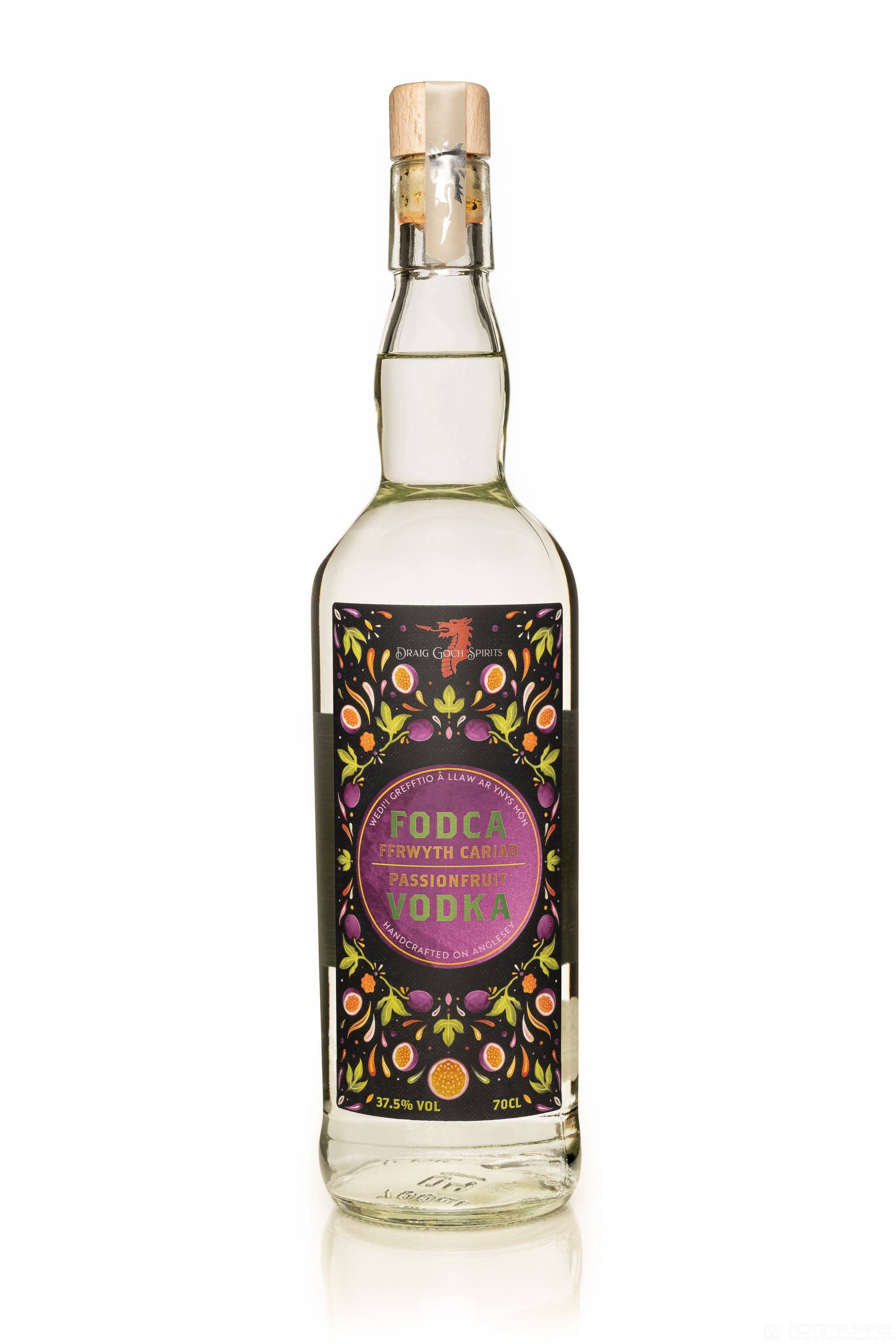 Llanfairpwll Distillery - Wholesale Vodka - Draig Passion Fruit Vodka - Fodca Ffrwyth Cariad2