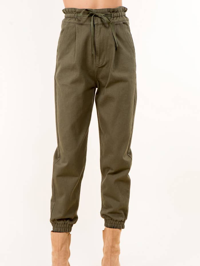 Pantalon en coton Paperbag à taille nouée - OLIVE pour la vente par Whiteroom+Cactus