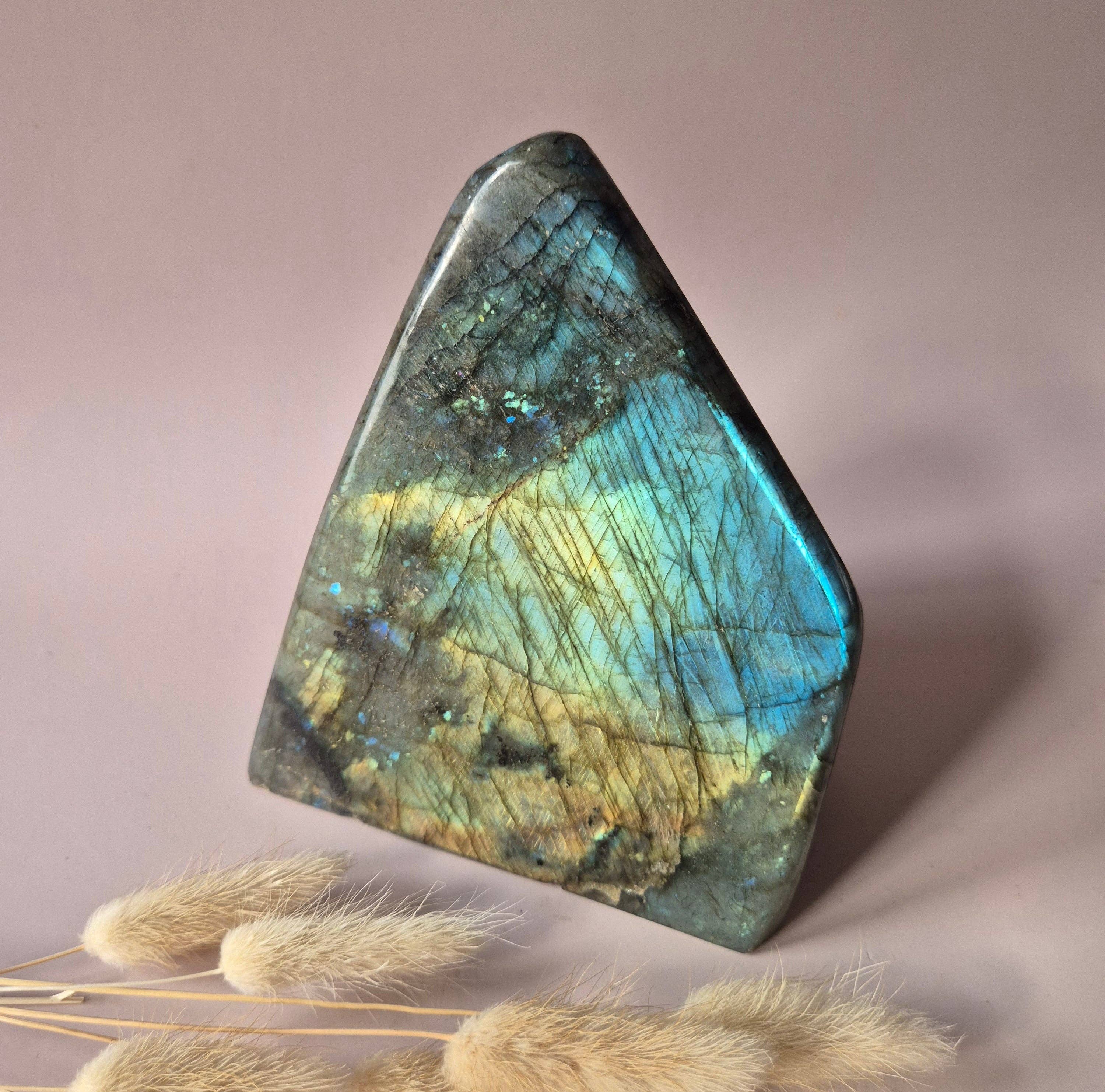 Moonlight Gemstones - Wholesale Spiritual Stone/Crystal - XXL Labradorite Freeform of 1800g – Intense Flash & Spiritual Protection4