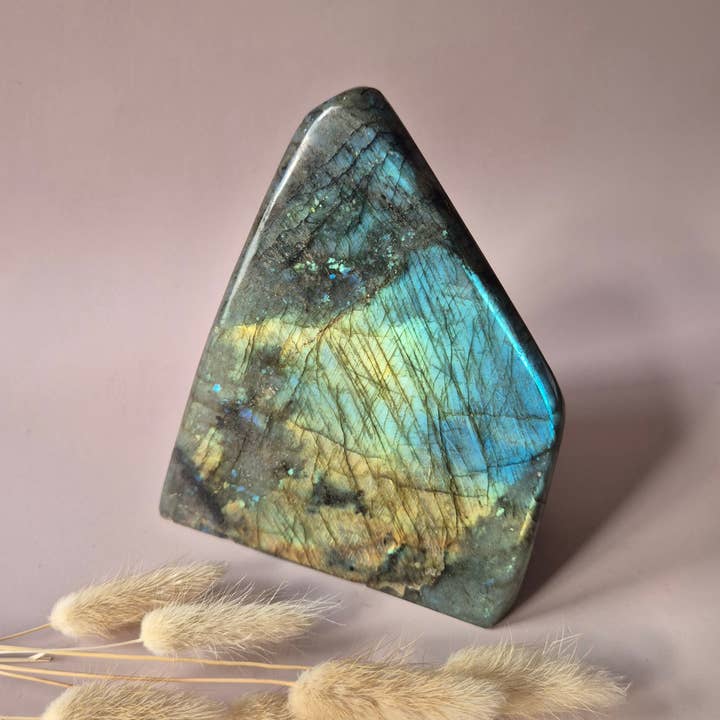 Moonlight Gemstones - Wholesale Spiritual Stone/Crystal - XXL Labradorite Freeform of 1800g – Intense Flash & Spiritual Protection4