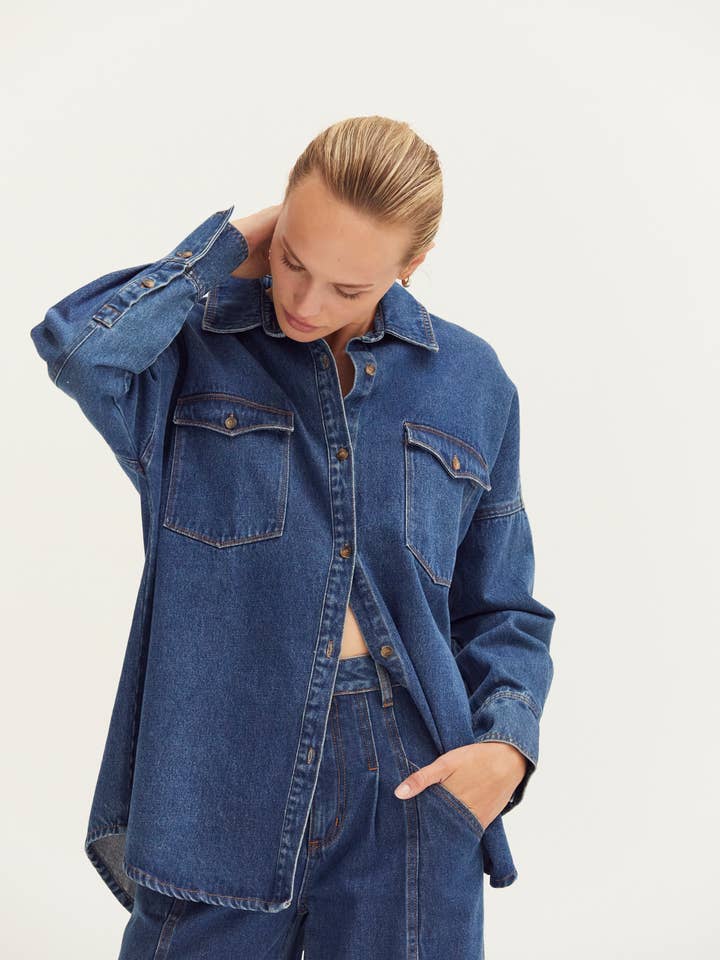 CT8868 - Chemise en denim à boutons Gianna pour la vente par Crescent
