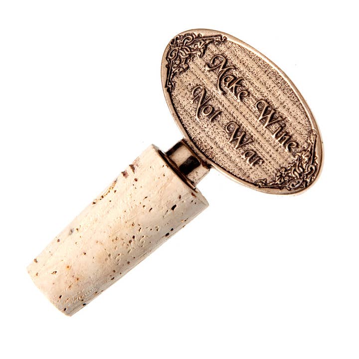 Bouchon de bouteille de vin en liège « Make Wine Not War » pour la vente par From War to Peace