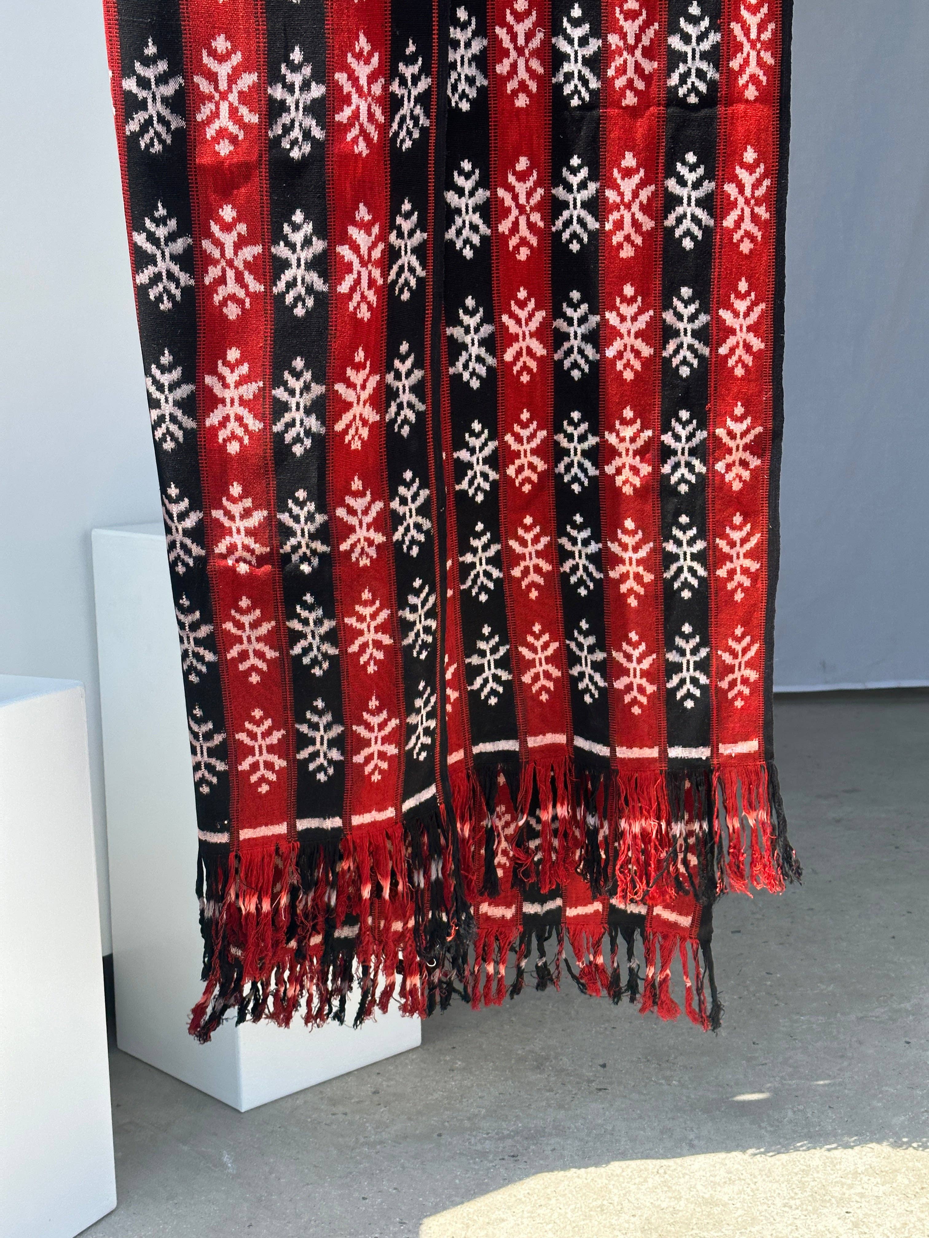 Office Objets - Wholesale Coverlet - Ikat, traditional Indonesian fabric from the island of Savu (Timor) red and black 2m25x7543