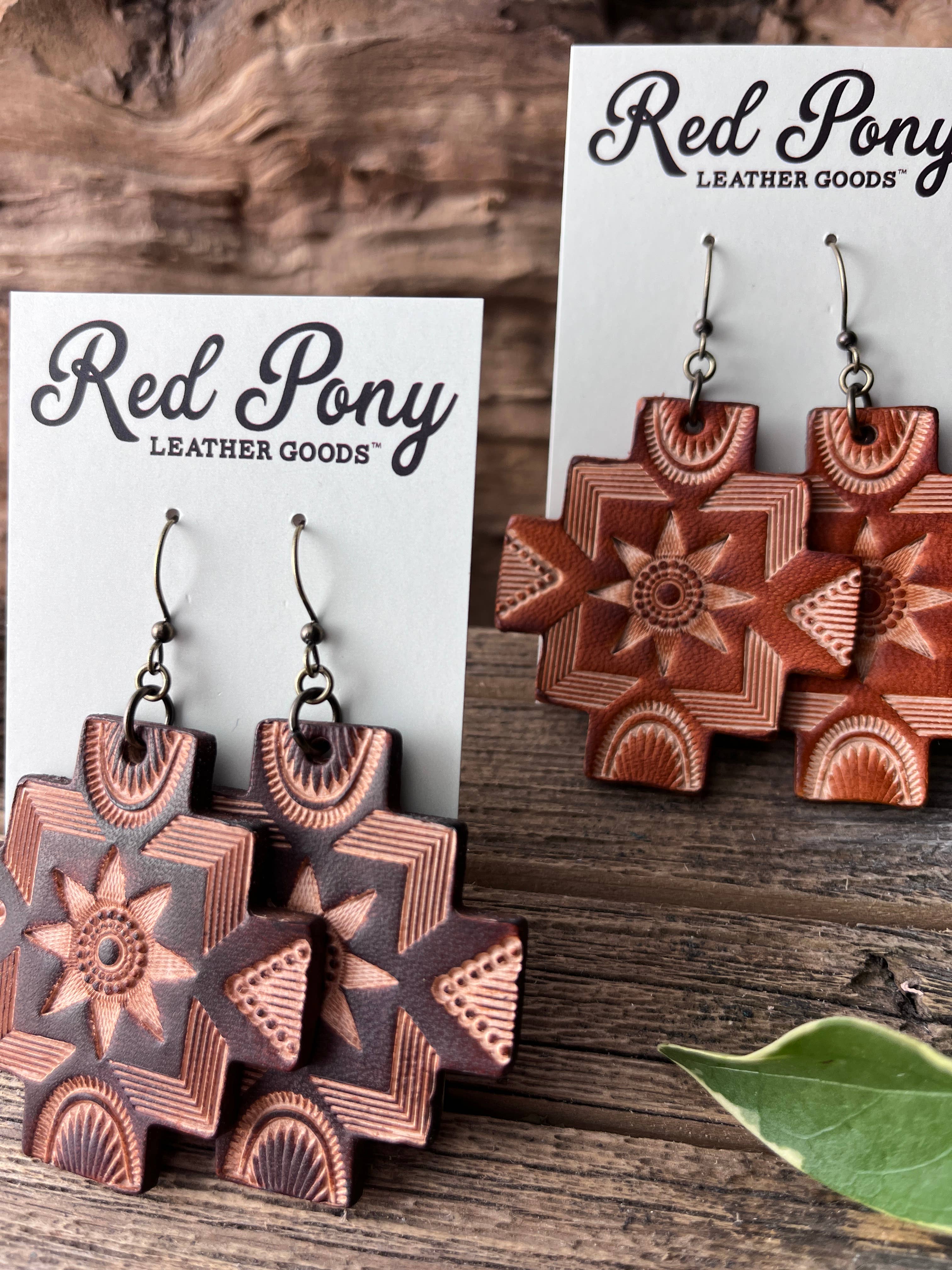 Red Pony Leather Goods - Vente Boucles d'oreilles pendantes - Boucles d'oreilles en cuir sculpté à la main style bohème western sud-ouest6