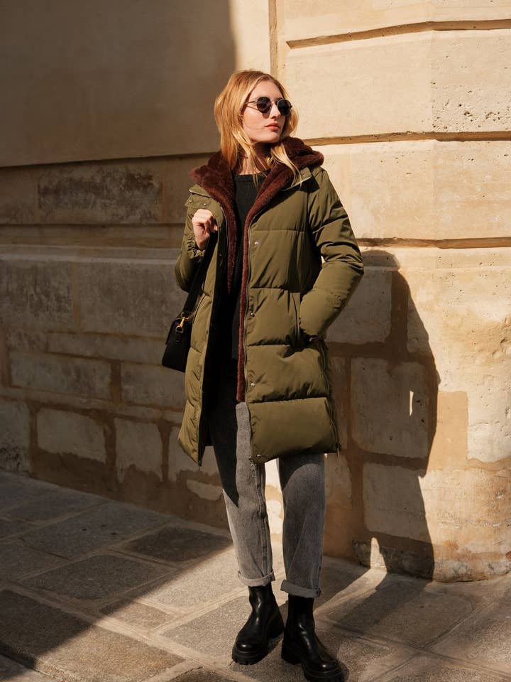 Attrait Paris - Wholesale Puffer Jacket - Women's - Long waterproof down jacket with removable fur1