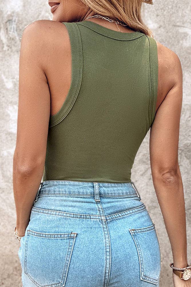 UNISHE - Wholesale Tank Top - Women's - Built-In Bra Solid Color Sleeveless Tank Top ZK19987