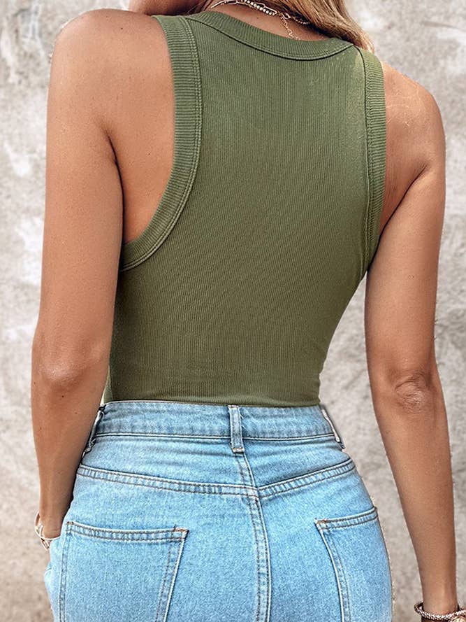 UNISHE - Wholesale Tank Top - Women's - Built-In Bra Solid Color Sleeveless Tank Top ZK19987