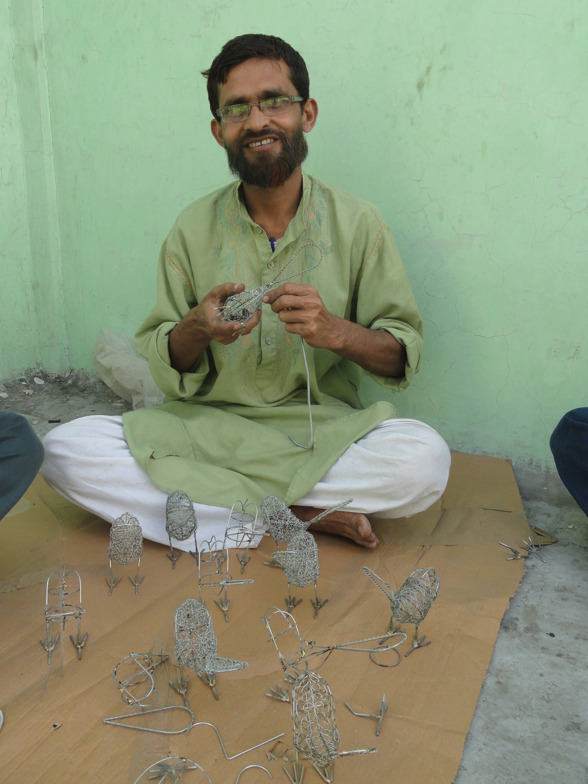 Mira Fair Trade - Wholesale Decorative Figurine - Silver Wrapped Wire Easter Bunny3