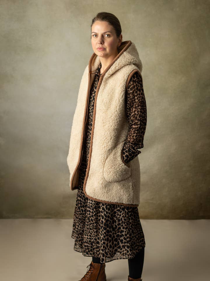 HomieeStudio - Wholesale Outerwear Vest - Women's - Beige Hooded Long Wool Gilet0