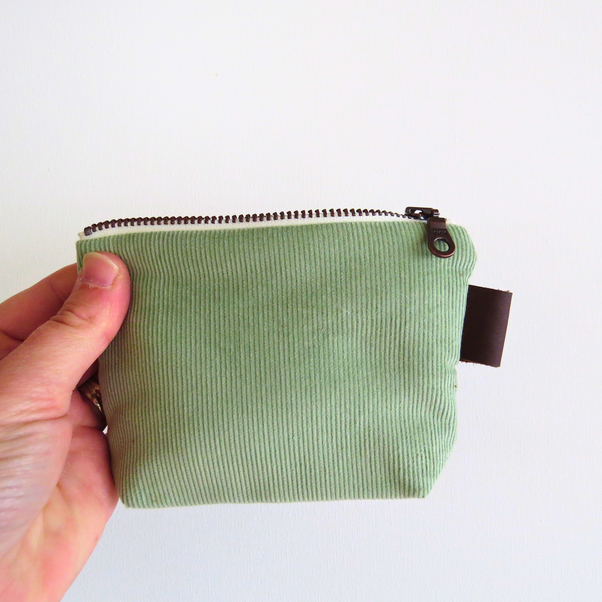 PaperFromHeaven - Vente Porte-monnaie – femme - Mini sac à fermeture éclair en velours côtelé arc-en-ciel • Petite pochette à fermeture éclair3