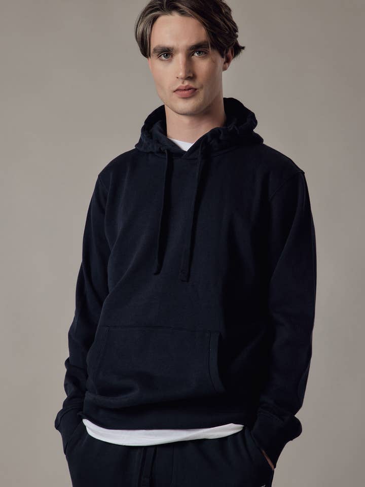 Sweat à capuche pour la vente par OWN OFF WITH NATURE