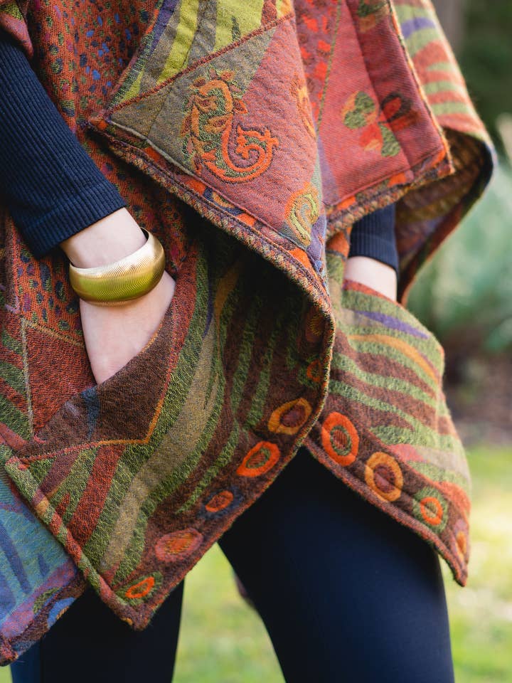 In Style Scarves - Vendita all'ingrosso Poncho - Donna - Poncho autunnale 100% lana Merino australiana in due misure1