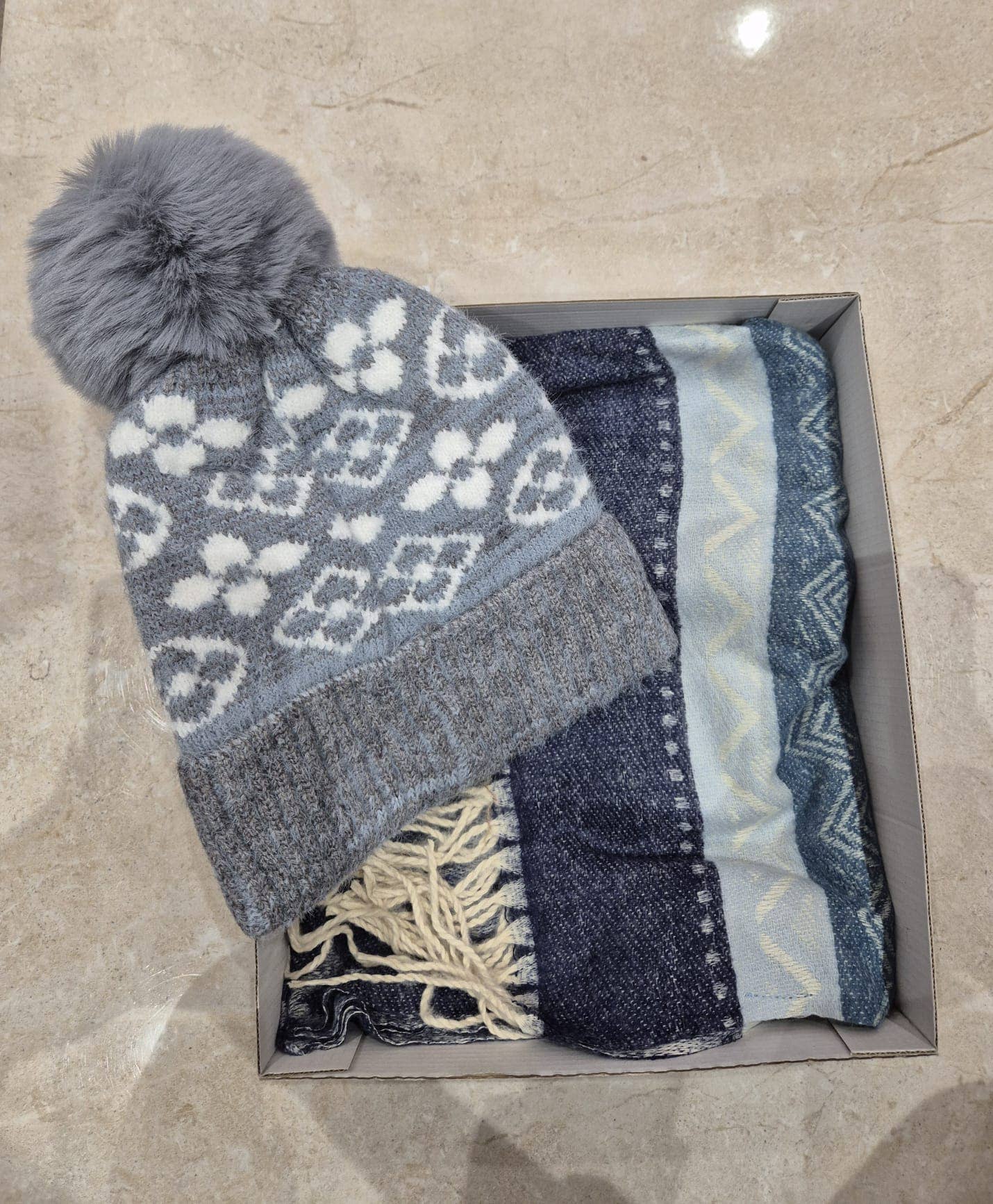 MIA LAROUGE - Wholesale Beanie - Women's - TWO-PIECE SETS, SCARVES, AND HATS.2