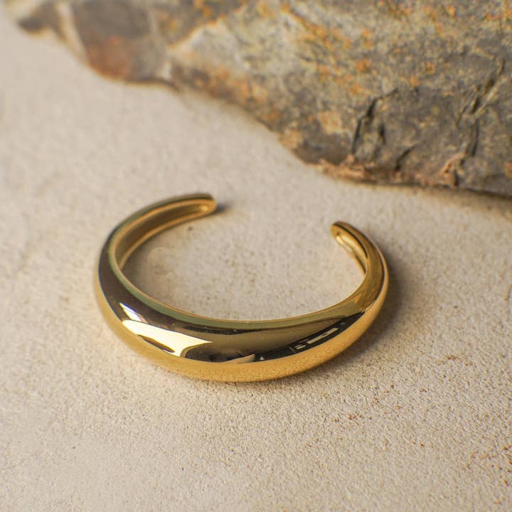 Andrea Chunky Guld Dome Manschettarmband för wholesale av Faya & Co.